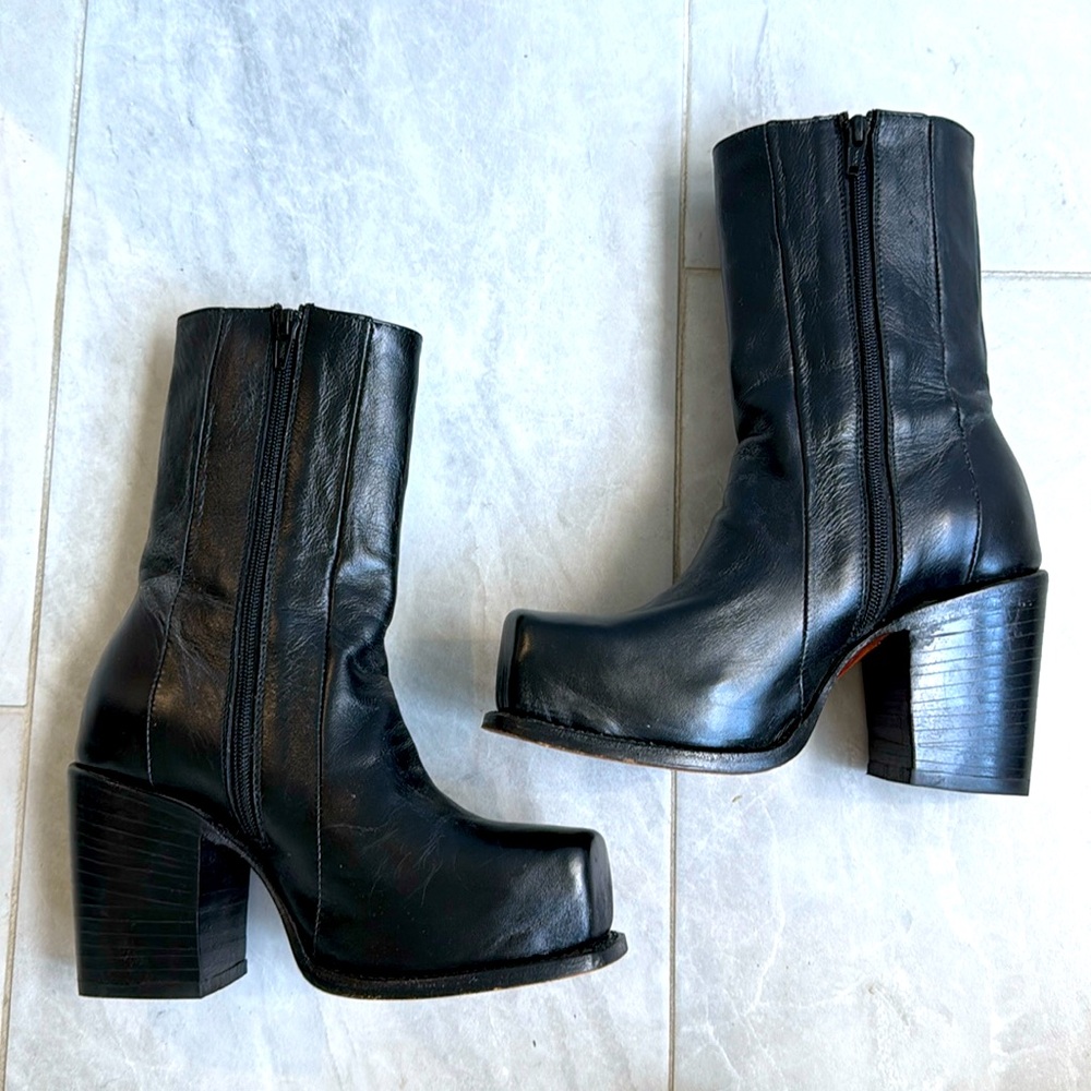 Black Platform handmade boots By Miguel